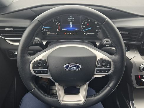 Used 2021 Ford Explorer XLT w/ Equipment Group 202A image 13