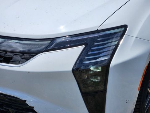 New 2027 Chrysler Pacifica Limited FWD image 5