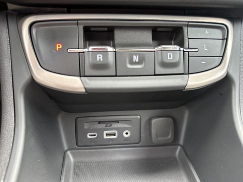 Used 2024 GMC Terrain Denali w/ Denali Premium Package AWD/4WD image 17