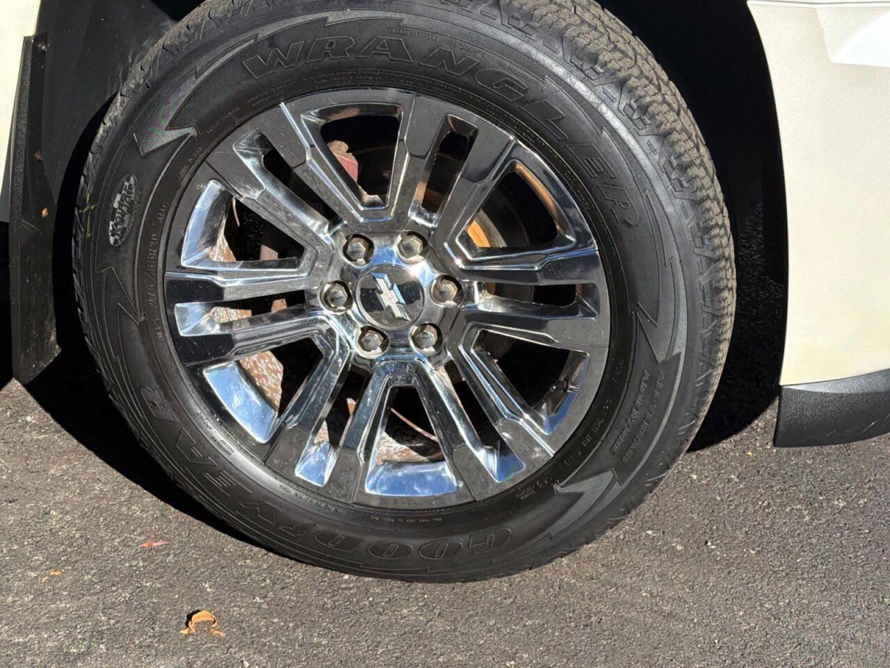 Used 2011 Chevrolet Tahoe LTZ AWD/4WD image 7