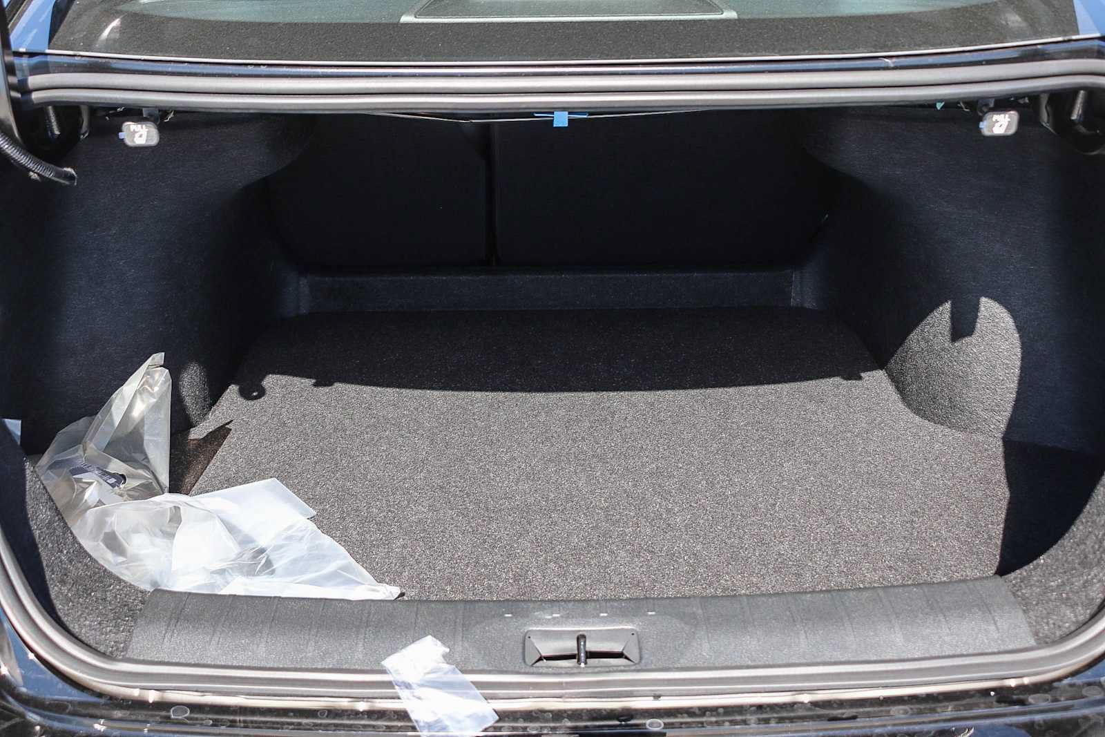 New 2027 Nissan Sentra SR w/ Floor Mat Package FWD image 13
