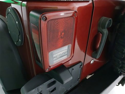 Used 2012 Jeep Wrangler Unlimited Sport image 30