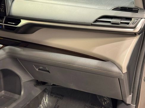 Used 2021 Toyota Sienna XLE w/ XLE Plus Package image 26