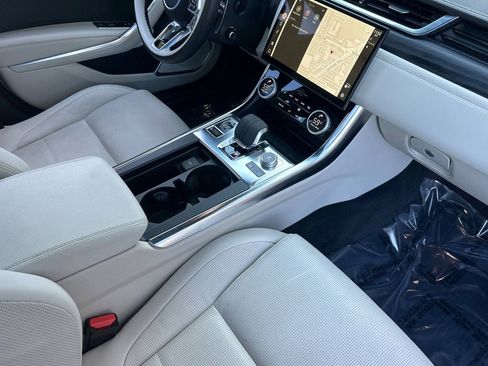 Used 2024 Jaguar XF R-Dynamic SE image 32