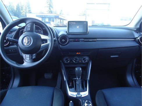 Used 2017 Toyota Yaris iA FWD image 18