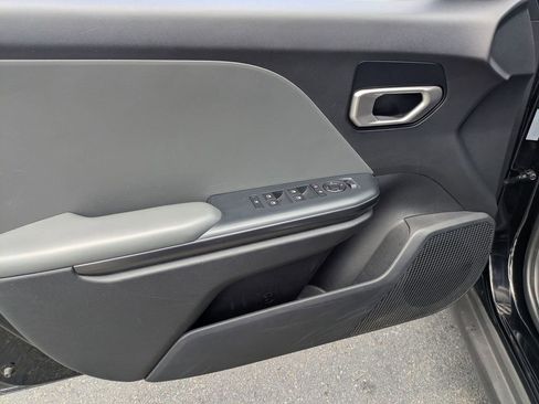 Used 2025 Kia K4 FWD image 15