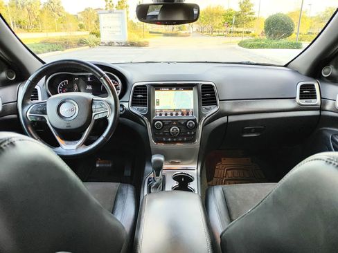 Used 2018 Jeep Grand Cherokee Laredo image 17