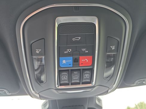 New 2026 Jeep Cherokee Limited AWD/4WD image 36