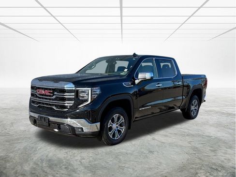 Used 2024 GMC Sierra 1500 SLT image 1