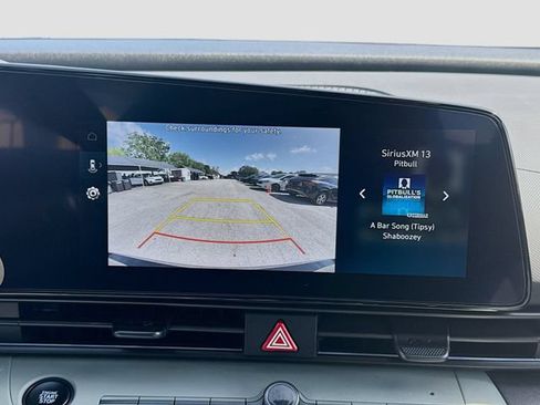 Used 2025 Hyundai Elantra Limited FWD image 14