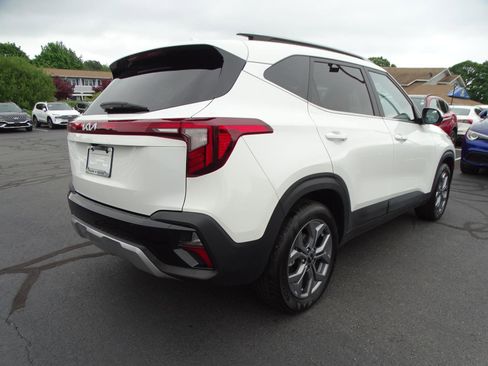 Used 2024 Kia Seltos S image 6
