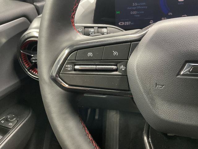 Used 2025 Chevrolet Equinox EV RS FWD image 18