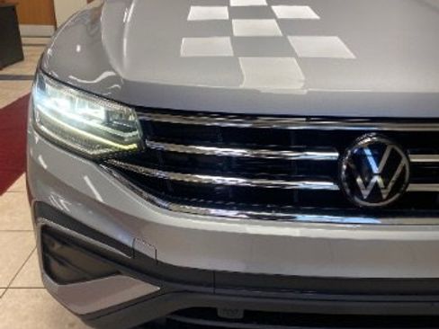 Used 2022 Volkswagen Tiguan SE image 10