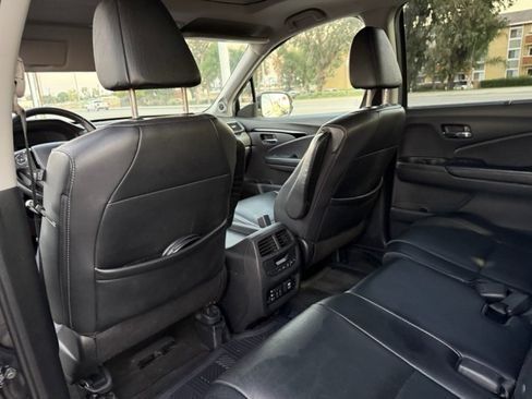 Used 2018 Honda Pilot Touring image 15
