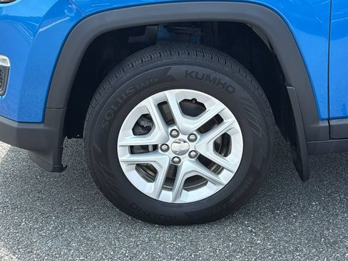 Used 2017 Jeep Compass Sport w/ Cold Weather Group AWD/4WD image 8