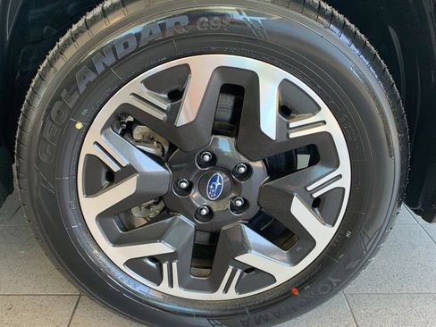 Used 2025 Subaru Forester Premium AWD/4WD image 16