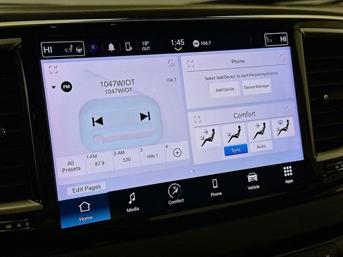 Certified 2024 Chrysler Pacifica Touring-L image 23