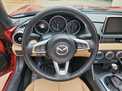 Used 2017 MAZDA MX-5 Miata RF Grand Touring RWD image 25