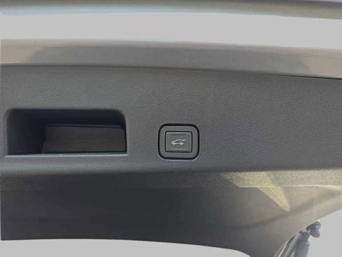 New 2026 Chevrolet Traverse Z71 w/ Driver Confidence Package image 8