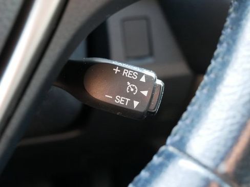 Used 2013 Toyota RAV4 Limited AWD/4WD image 25
