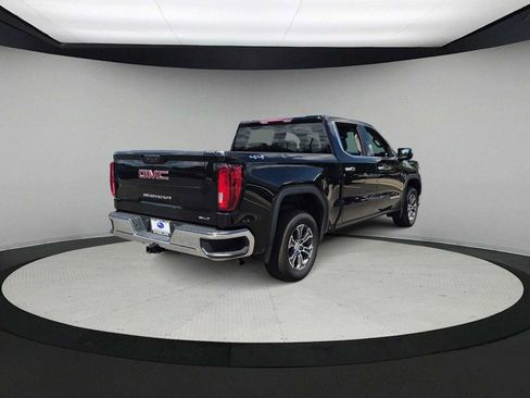 Used 2025 GMC Sierra 1500 SLT AWD/4WD image 8