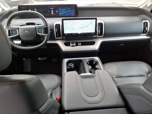 Certified 2025 Ford Expedition Active image 20