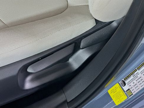 Used 2020 Toyota Corolla LE FWD image 13