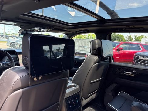 New 2026 GMC Yukon XL AT4 Ultimate w/ LPO, Illumination Package AWD/4WD image 23