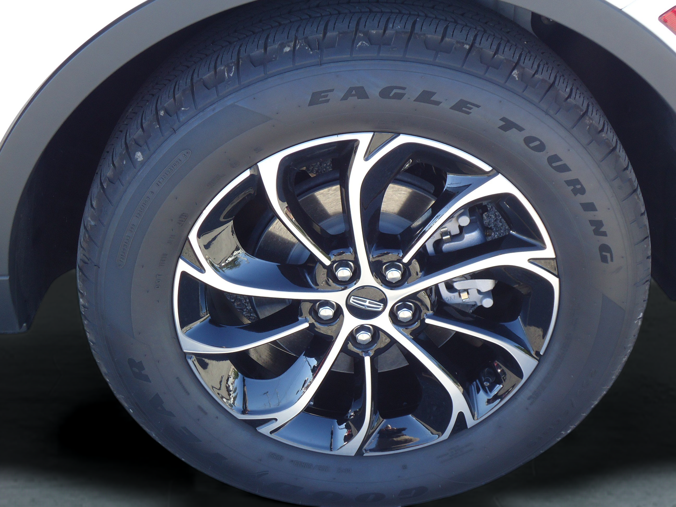 Used 2026 Lincoln Nautilus Premier w/ Equipment Group 102A AWD/4WD image 9