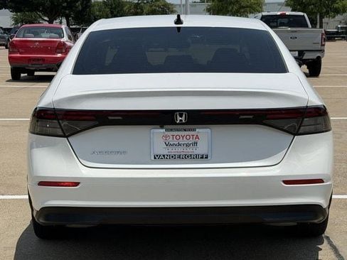 Used 2025 Honda Accord SE image 5