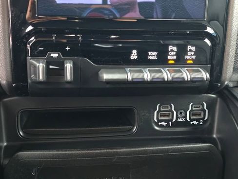 Certified 2020 RAM 1500 Laramie image 16