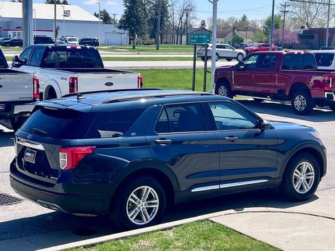 Certified 2022 Ford Explorer XLT w/ Equipment Group 202A AWD/4WD image 6