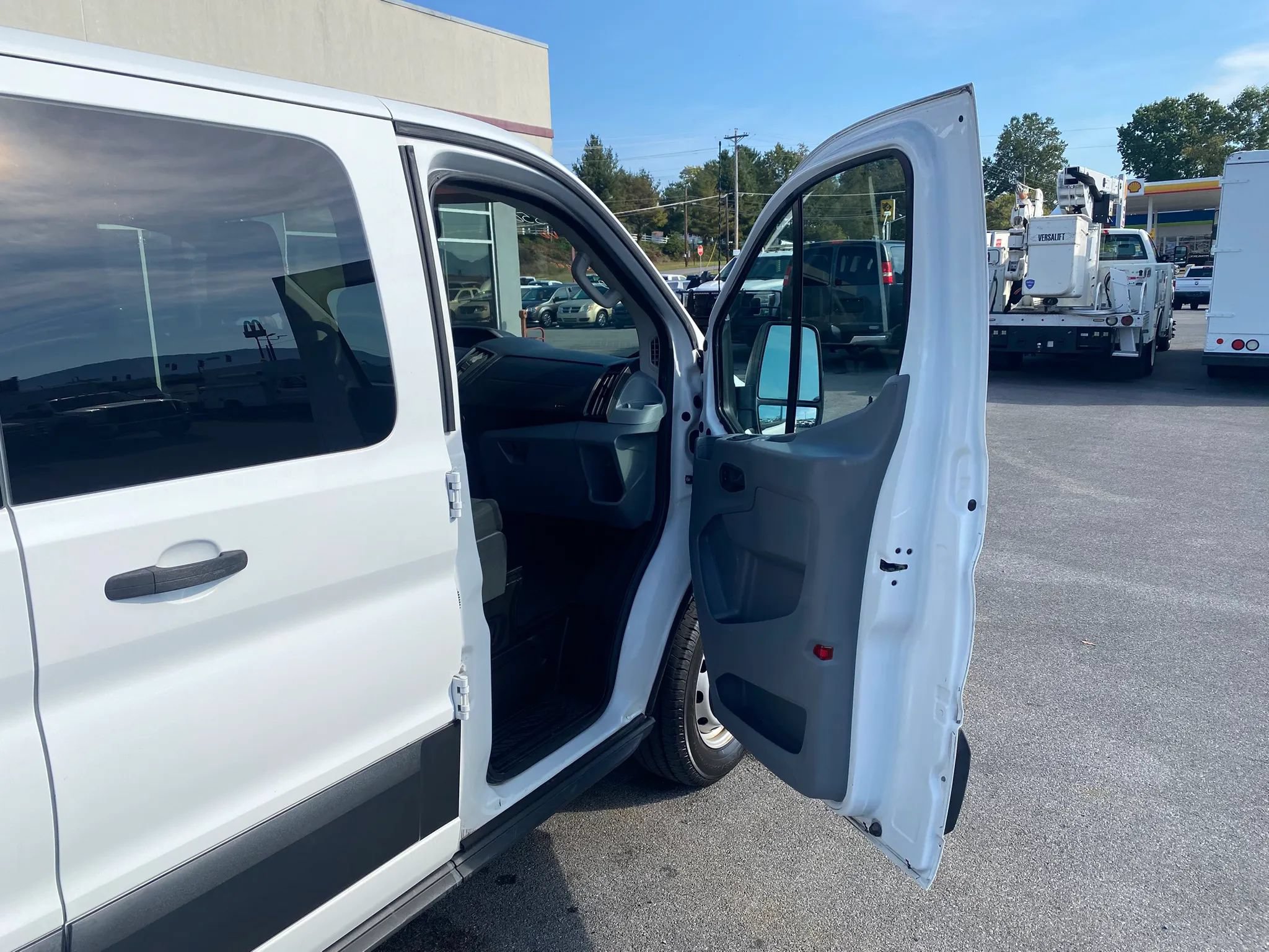 Used 2018 Ford Transit 350 XL RWD image 18
