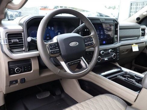 Used 2025 Ford F450 Platinum w/ Platinum Plus Package image 17