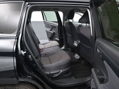 Certified 2021 Toyota Highlander LE image 33