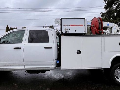 Used 2024 RAM 5500 Tradesman w/ Chrome Appearance Group image 5