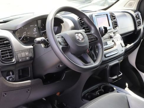 Used 2025 RAM ProMaster 2500 w/ Convenience Group FWD image 11