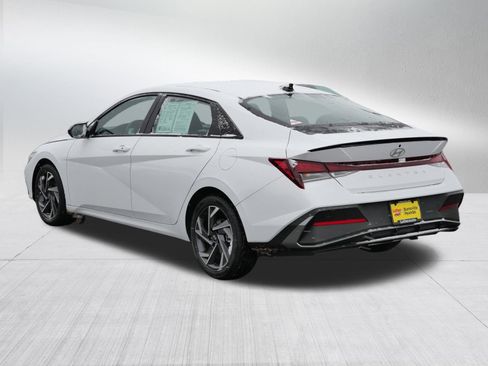 Certified 2025 Hyundai Elantra Sport image 5