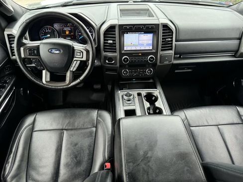 Used 2019 Ford Expedition XLT w/ Equipment Group 202A RWD image 12