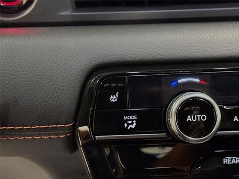 Used 2025 Honda Pilot TrailSport image 19