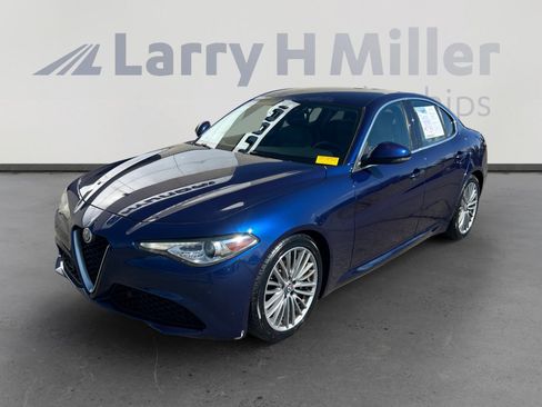 Used 2017 Alfa Romeo Giulia Ti RWD image 1