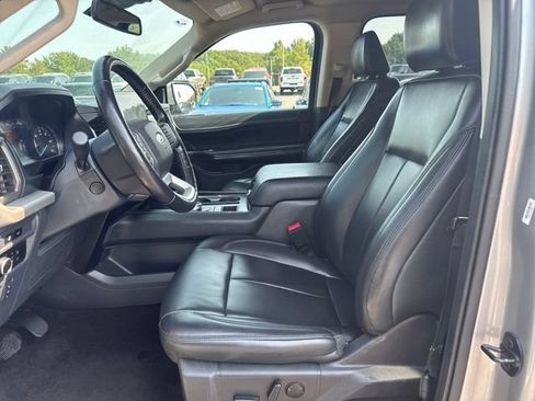 Used 2023 Ford Expedition Max XLT RWD image 16