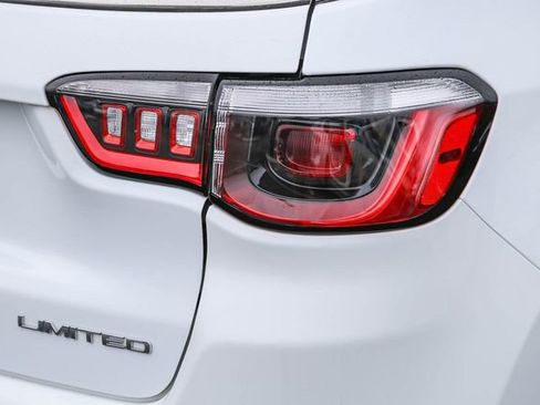 Used 2024 Jeep Compass Limited image 10