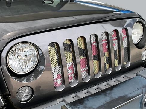 Used 2014 Jeep Wrangler Unlimited Sahara w/ Connectivity Group AWD/4WD image 30
