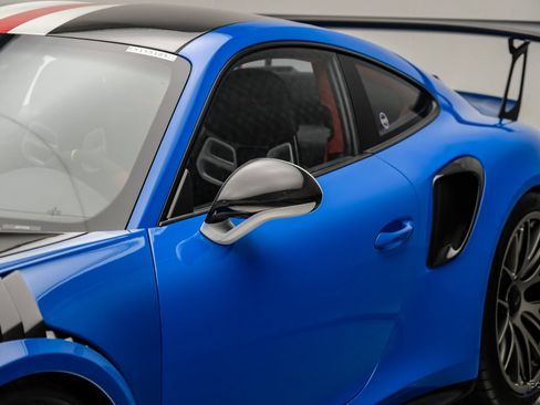 Used 2019 Porsche 911 GT2 RS RWD image 34