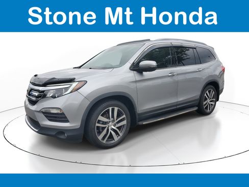 Used 2017 Honda Pilot Touring image 3