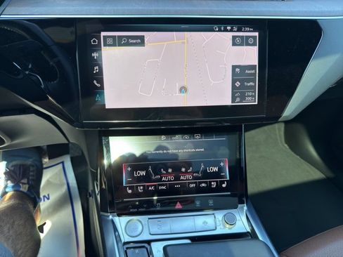 Used 2019 Audi e-tron Premium Plus AWD/4WD image 16