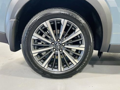 New 2026 Nissan Pathfinder Platinum image 14