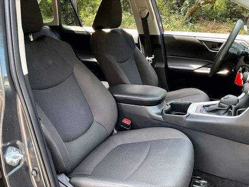 Used 2025 Toyota RAV4 LE FWD image 30