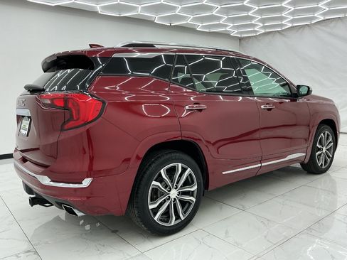 Used 2018 GMC Terrain Denali w/ Advanced Safety Package FWD image 11